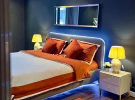 Omni Tower Sukhumvit Nana - Luxury Condominium