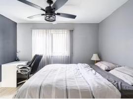 Bungalow in a Quiet Neighborhood, bungalow em Waterloo