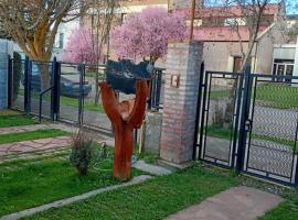 Las Palomas: Trevel&iacute;n şehrinde bir kul&uuml;be