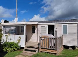 mobil-home bord de plage、サルゾーのキャンプ場