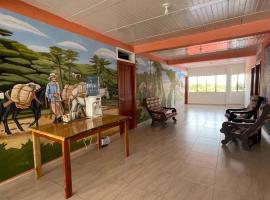 Hotel Marquez، فندق في Norcasia