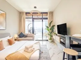 Charming Studio - Full Canal Views - 5 min walk from ADGM, Cleveland and Galleria - Perfect for Corporate Travelers - Big Balcony - Heart of Maryah Island
