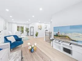 Charming 3-Bed House with Hot Tub close to Downtown