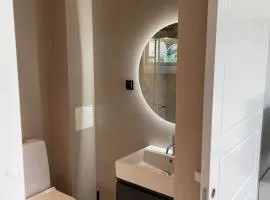 Apartment - Sleeps 3 & Great Location