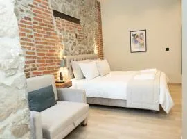 MONOPATI HOUSE