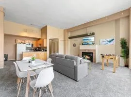 Spacious Downtown Loft Bunkbeds 2 TVs Gym