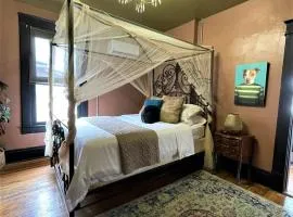 Historic Casa Mina 1br Near Downtown W Parking