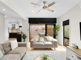 Townhouse Close to Shops and Beach