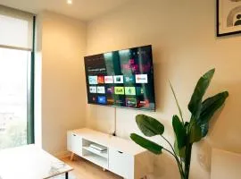 Luxury sky suites 2 bedroom 2 bathroom city centre apartment