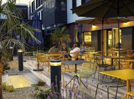 Aparthotel & Spa Adagio Vannes, kh&aacute;ch sạn c&oacute; bồn tắm n&oacute;ng ở Vannes