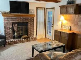 Cozy condo in the perfect location with no stairs!