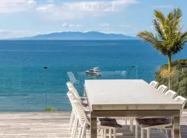 Waikare House - Above Oneroa Bay