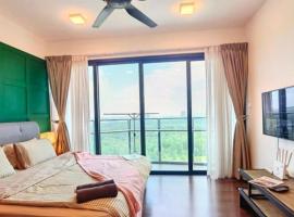 Almas Suites Couple Sunrise Netflix 100mbps BySTAY, ξενοδοχείο σε Nusajaya
