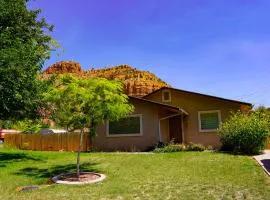 Family Home in Kanab w private Hot Tub Near Zion