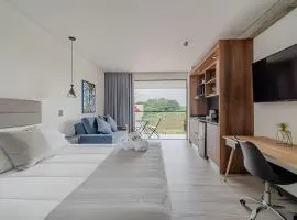 Epic Suite 512 Deluxe Airport