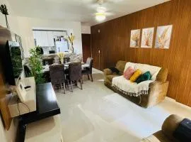Apartamento luxuoso em condomínio com clube