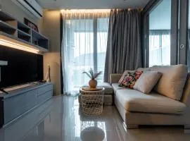 Luxury 1BR Condo – Pool Mountain Views D508