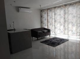 Alojamiento independiente, ideal para tu tramita de visa，新拉雷多的便宜飯店