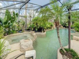 Beach Home with Amazing Oasis Pool Spa Waterfall Fire Pit Bikes، فندق في Marineland