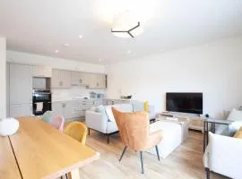 Modern 3BR Split Level Home with Balcony Dublin 16