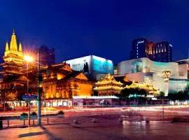 Swissôtel Grand Shanghai - Stroll down West Nanjing Road and soak in downtown Shanghai vibrancy