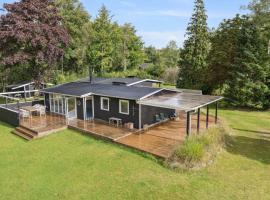 Renovated Holiday Home Near Water And Nature, hotel in Lundø