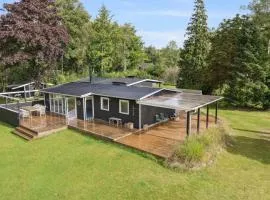 Renovated Holiday Home Near Water And Nature