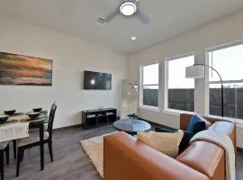 Luxury 2BR Getaway Near Stadiums and Texas Live