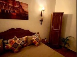 Hotel Neeraj, hotel in Morādābād