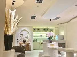 J Village Hotel - Triệu Việt Vương