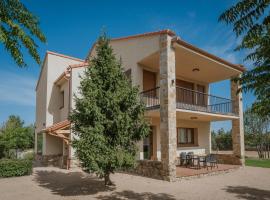 Casa Rural Torrecaballeros-Segovia, ξενοδοχείο σε Torrecaballeros