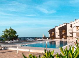 Poolside Paradise Apartment, aparthotel en Sozopol