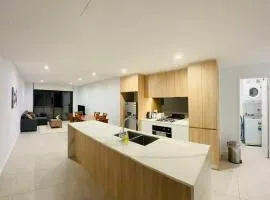 Schofields Brand New 2 Br Apt Parking Privacy