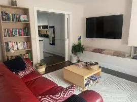 EV friendly & Stylish Dunmore East Holiday Home Sleeps 7