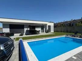 Klimatizovaný Apartmánový dom s bazénom, 10B