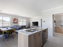 Barefoot2beach By Swan Bnb Management，揚切普的飯店