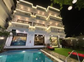 Walk 2 Taj A Boutique Abode，阿格拉的附設泳池的飯店