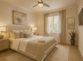 Marina del Rey 2BR with Pool, Hot Tub, and Gym