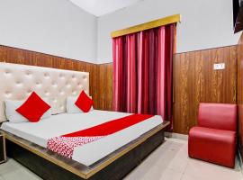 OYO Flagship Hotel Apna Niwas, hotel i Una