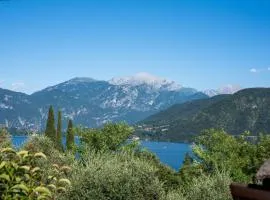 Inas Lake Garden Elias Suite, Como Lake