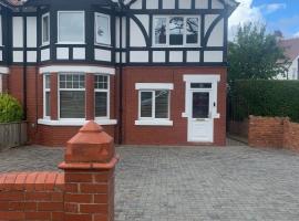 Beach Hill House - Rhos on Sea, hotel in Colwyn Bay