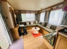 Caravane en pleine nature ferme proche de tout