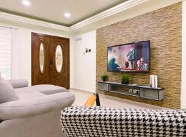 Batu Caves Cozy 2 Storey House with Free Netflix