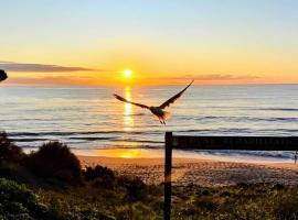 Falcon Bay Family Retreat, hôtel à Falcon