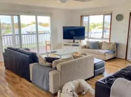 Falcon Family-friendly Bayview Beach House