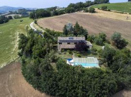 Ca Lucciola 12 by Marche Holiday Villas, hotel v destinaci Montemaggiore al Metauro