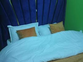 marknic, hotel con parking en Isiolo