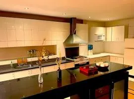 Piso completo Centrico-Terraza-Jacuzzi-AA