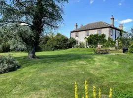 Colveston Manor