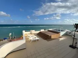 Cobertura Duplex com PISCINA PRIVATIVA de frente para o MAR 5 quartos até 14 pessoas